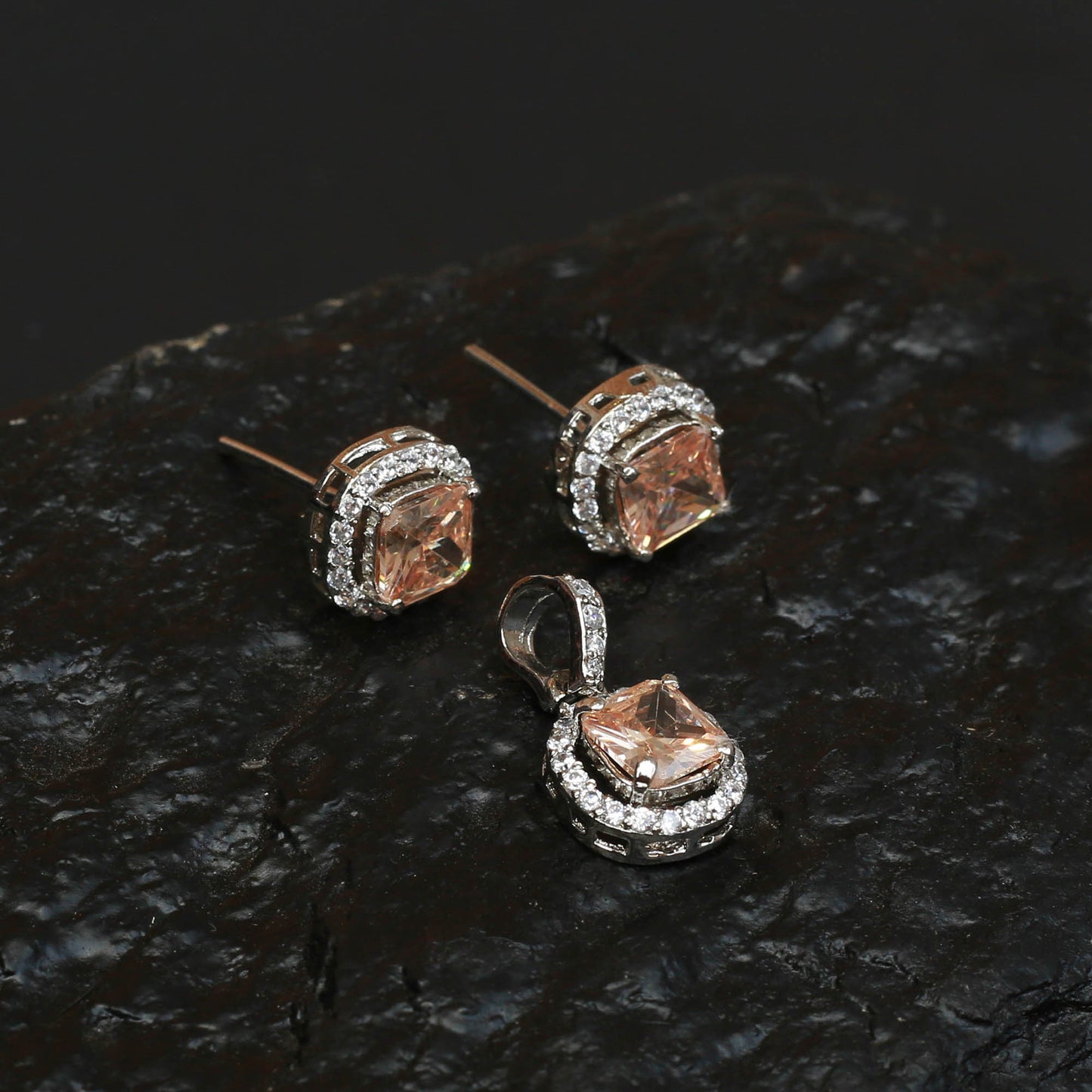 Pendant Set
