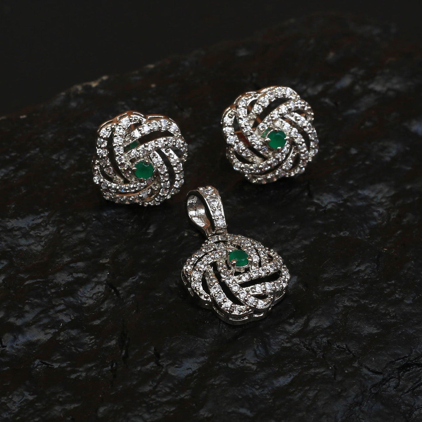 Pendant Set