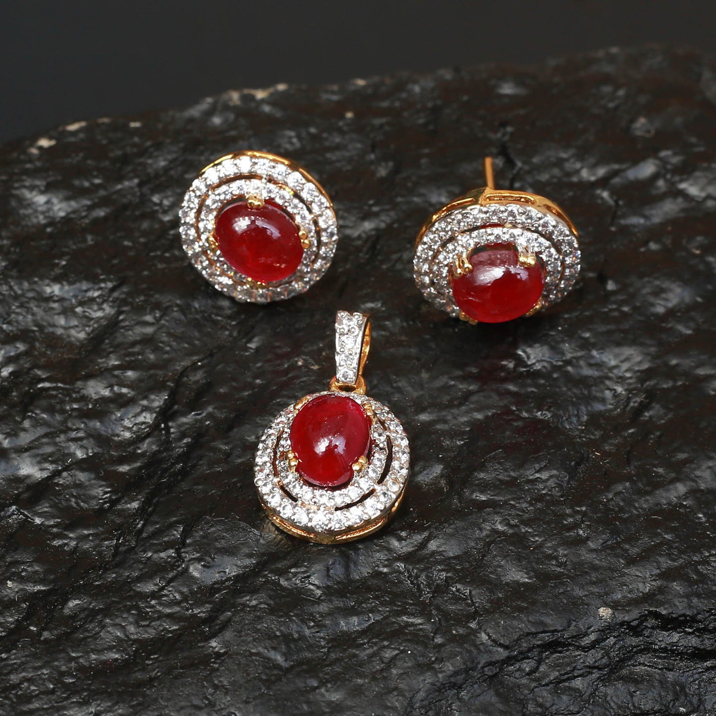 Pendent Set