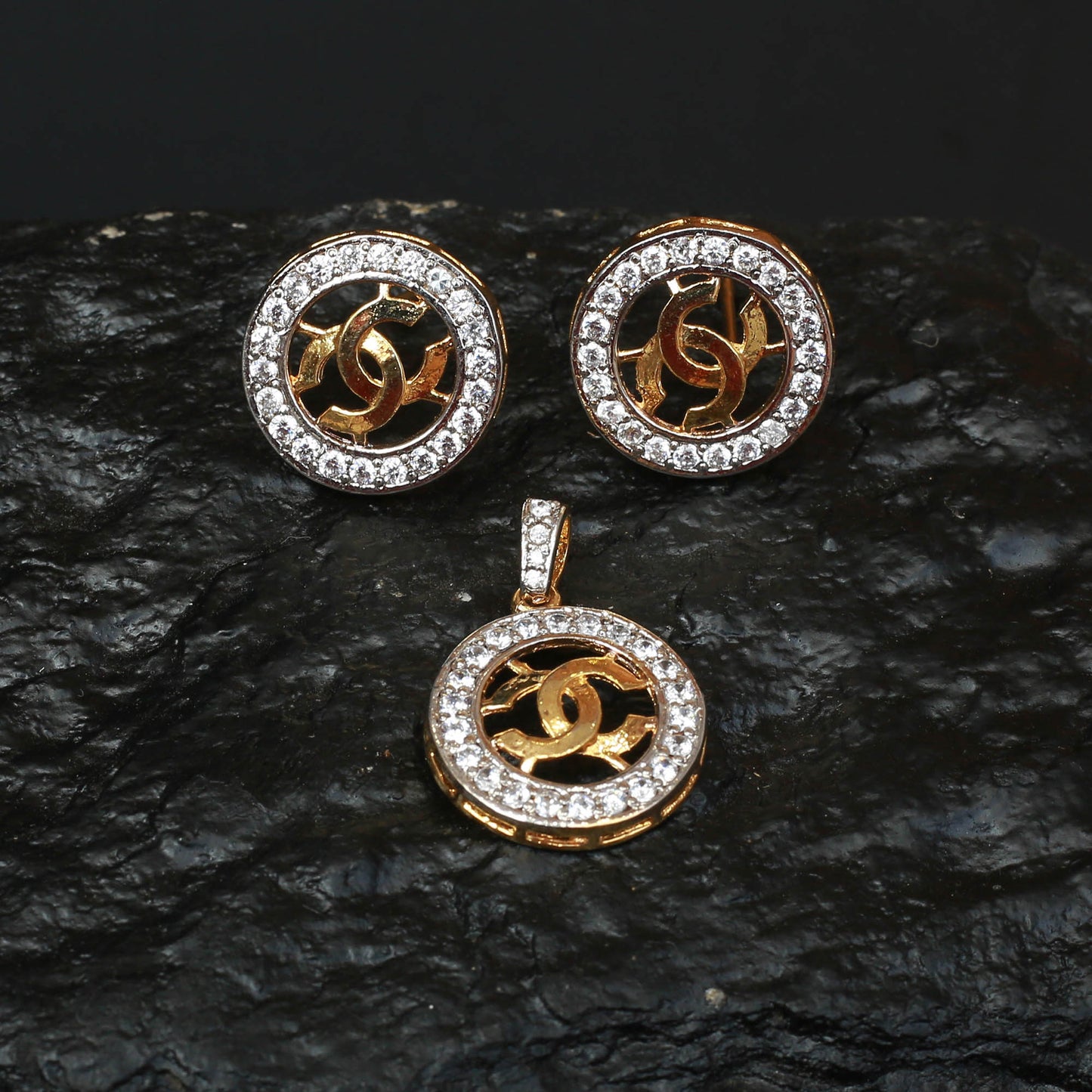 Pendent Set