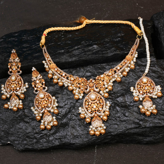 Necklace  Set With Earrings and Tika