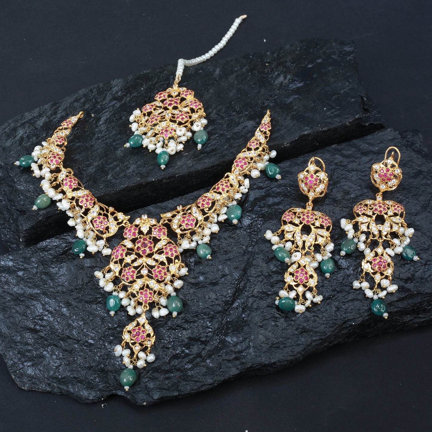 Necklace Set With Earring and Tika