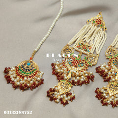 Necklace with Bindi and Earrings 41