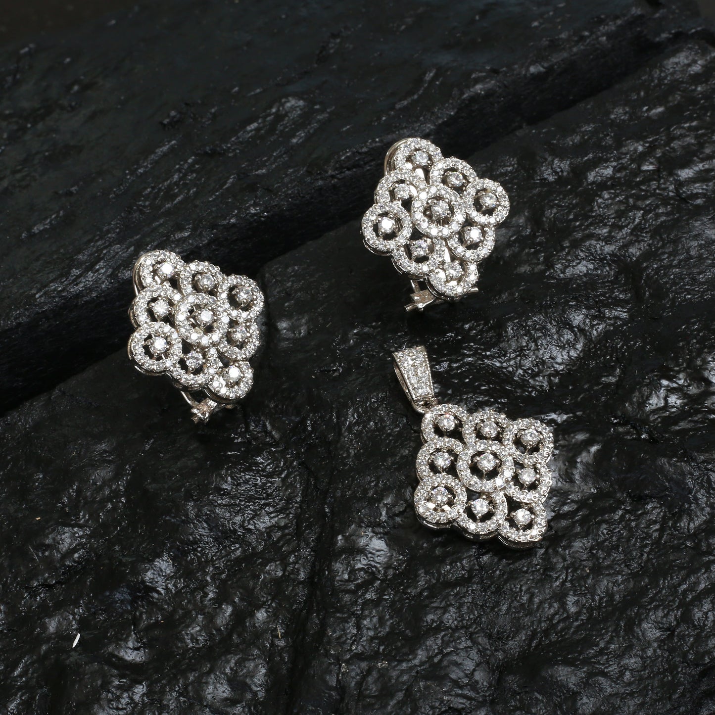 Pendant Set