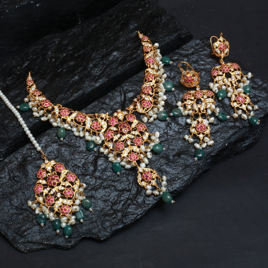 Necklace Set With Earrings Tika