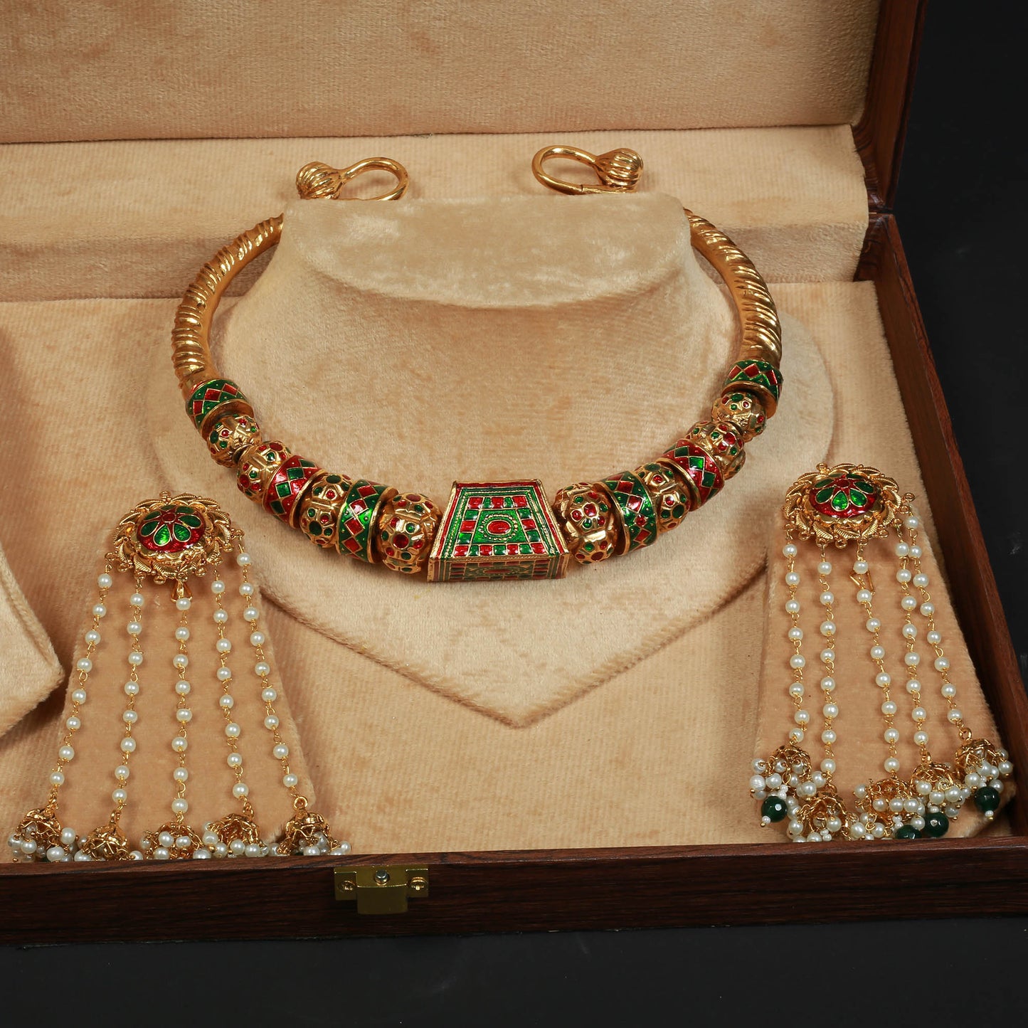 Pendent set  With Earning