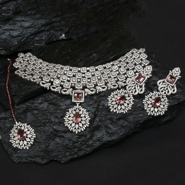 Nnecklace Set WIth TIka Earrings