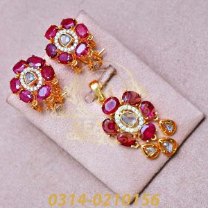 Alternative view of pendant set