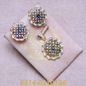 Alternative view of Pendant set