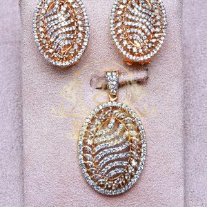 Alternative view of Pendant Set