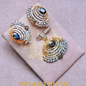 Alternative view of Pendent Set