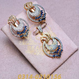 Alternative view of Pendant Set