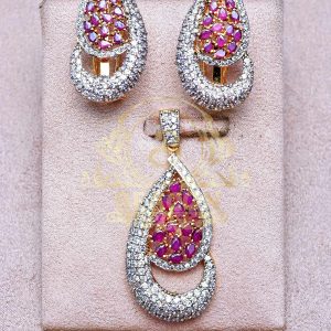 Alternative view of Pendant Set