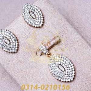 Alternative view of Pendant Set