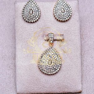 Alternative view of pendant Set