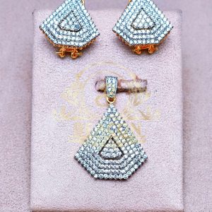 Alternative view of Pendant Set