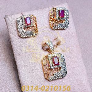 Alternative view of Pendant Set