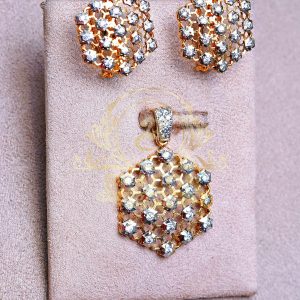 Alternative view of Pendant Set