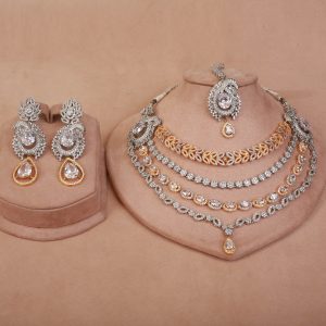 Alternative view of Bridal Set