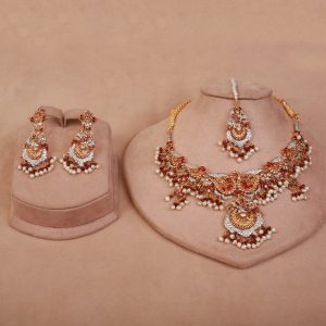 Alternative view of Bridal Set