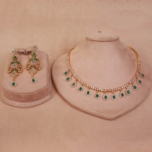 Alternative view of Necklace Set