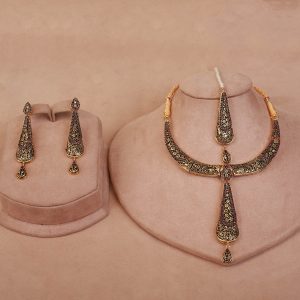 Alternative view of Necklace Set