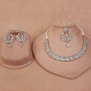 Alternative view of Necklace Set