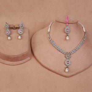 Alternative view of Necklace Set