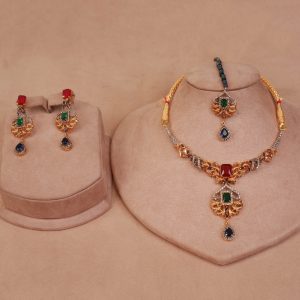 Alternative view of Necklace Set
