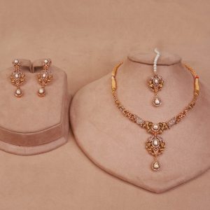 Alternative view of Necklace Set