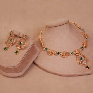 Alternative view of Necklace Set