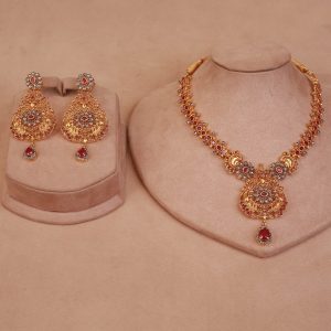 Alternative view of Necklace Set