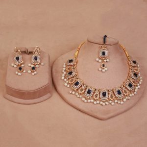 Alternative view of Necklace Set