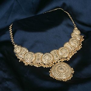 Alternative view of Plain Jewelry