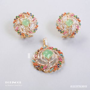 Alternative view of Pendant Set