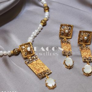 Alternative view of Antique Jewelry