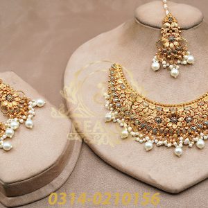 Alternative view of Bridal Set