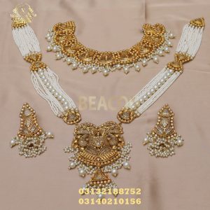 Alternative view of Bridal Set