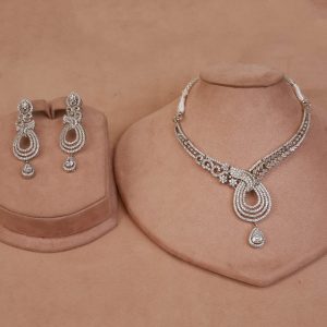 Alternative view of Necklace Set