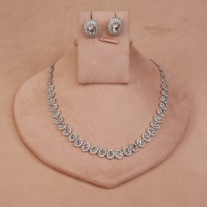 Alternative view of Necklace Set